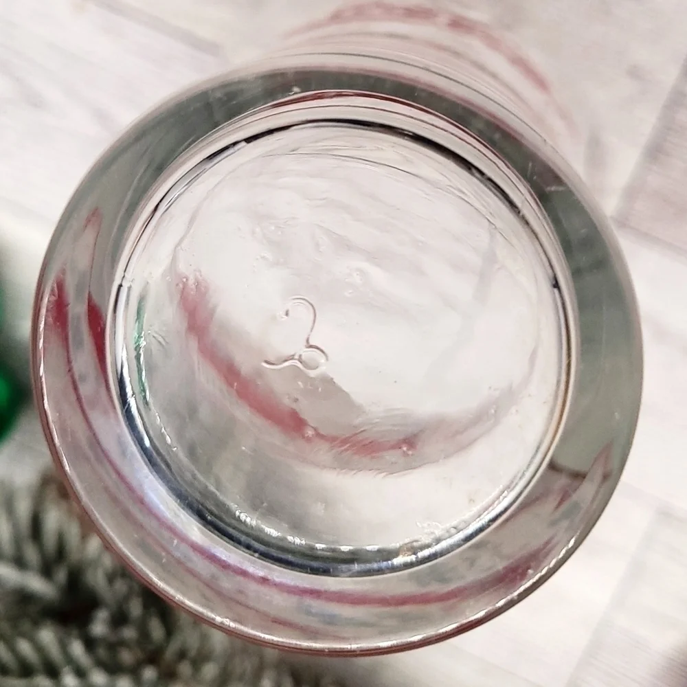 🎈4/$25 Vintage coca cola Holly berry Santa glass - Picture 4 of 5
